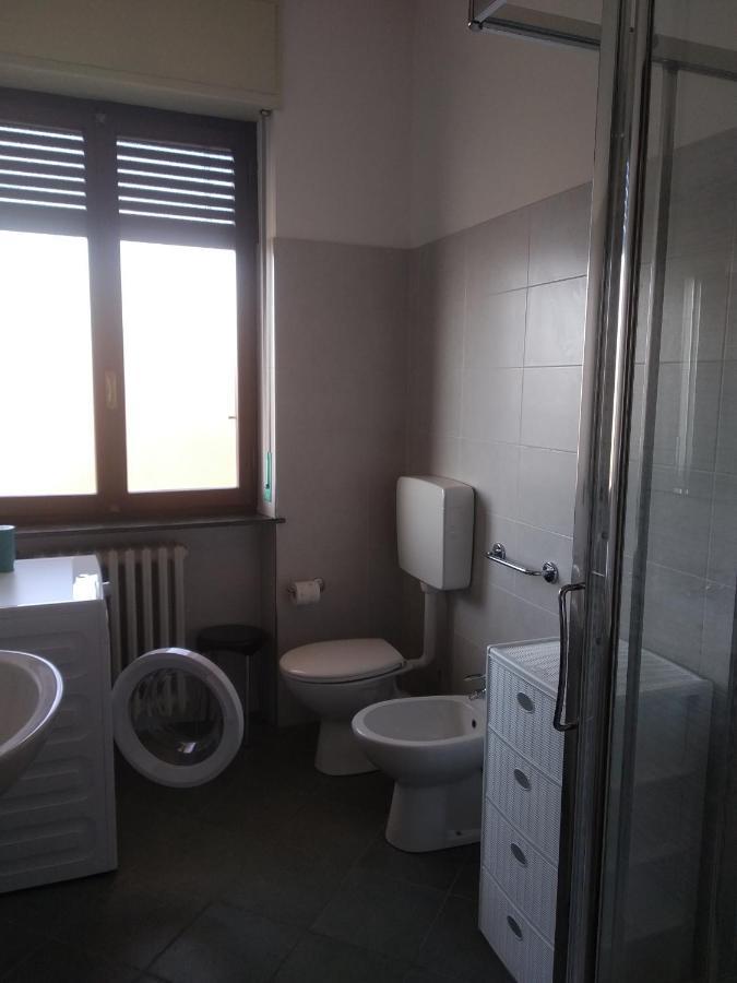 Monforte dʼAlba Casa Dusat In Accogliente Edificio Nel Centro Di Monforte מראה חיצוני תמונה